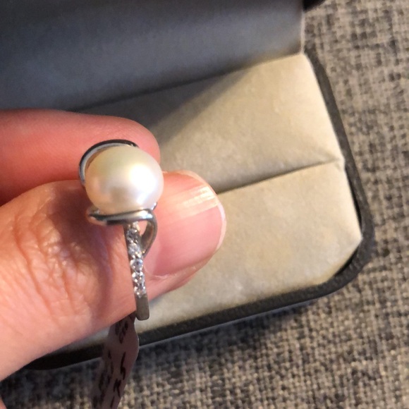 Silver Pearl Ring - Picture 2 of 8